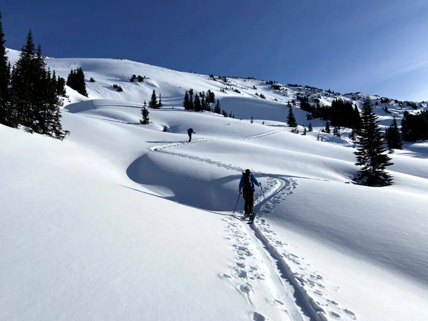 MABEY-SKI_CANADA_WHISTLER_WHITECAP_SKI-TOURING-ALONG-3