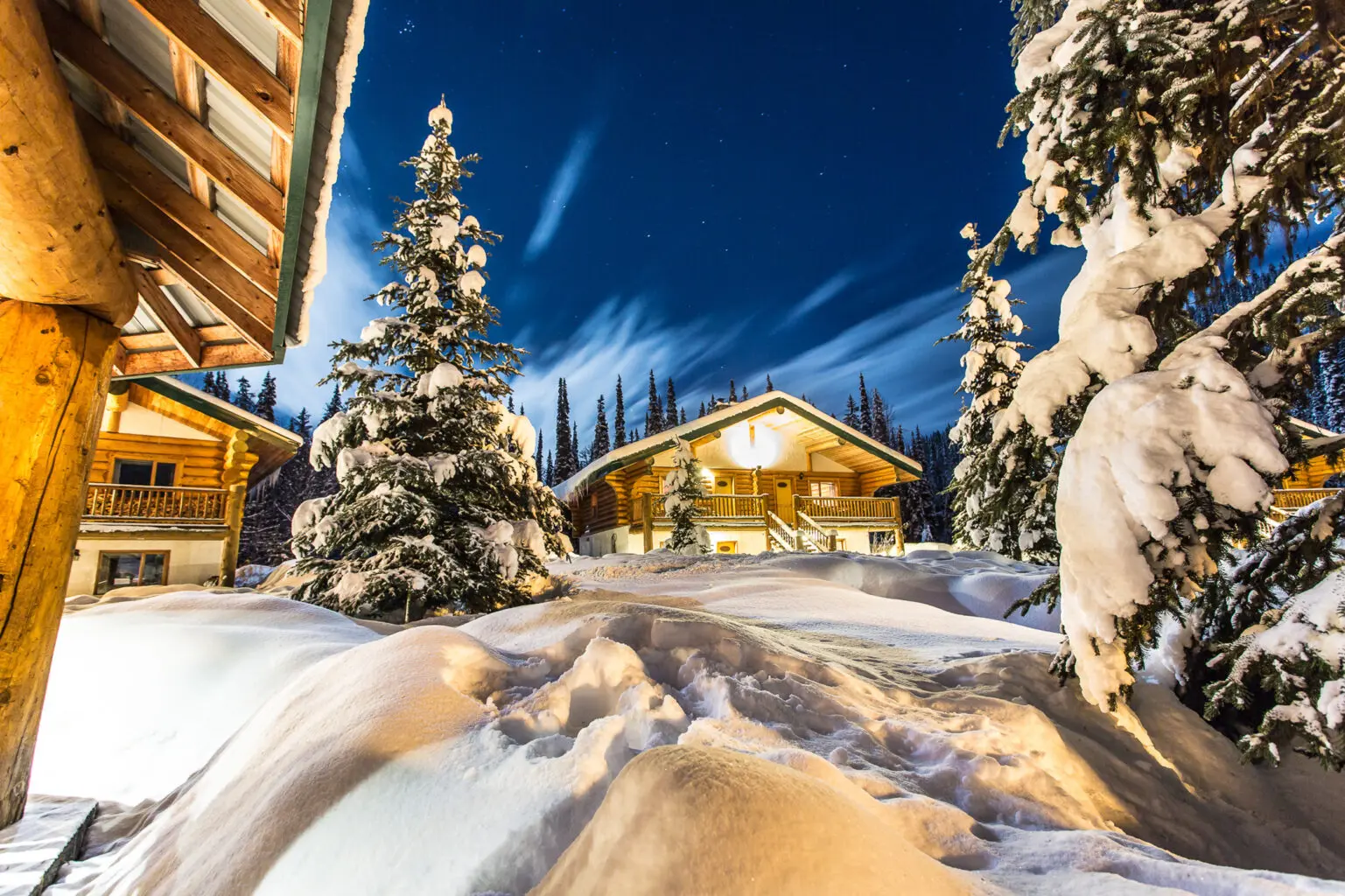 Bell 2 Lodge, Last Frontier heli-skiing, Canada